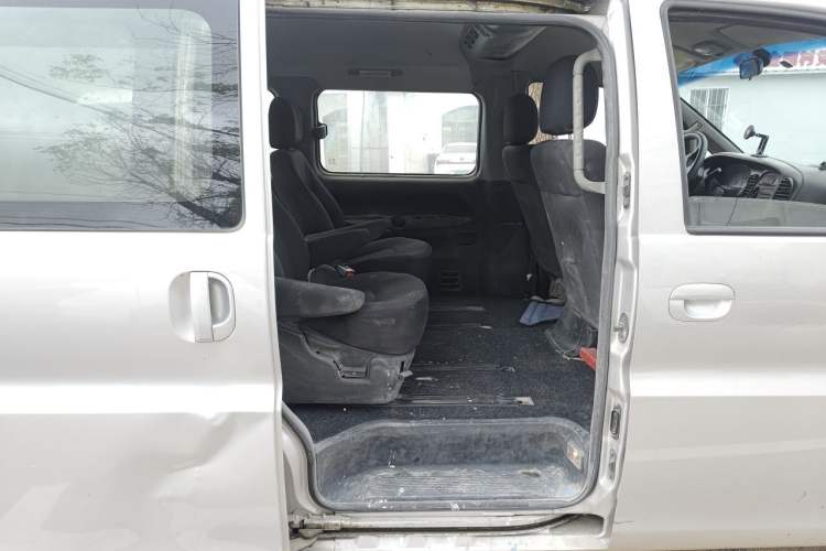 Used JAC Group Refine 2015 2.0L Shuttle Gasoline Long-Wheelbase Comfort Version HFC4GA3-3D Left Rear Seat