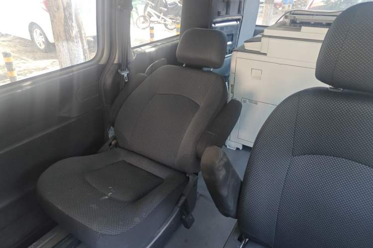 Used JAC Group Refine 2015 2.0L Shuttle Gasoline Long-Wheelbase Comfort Version HFC4GA3-3D Left Rear Seat