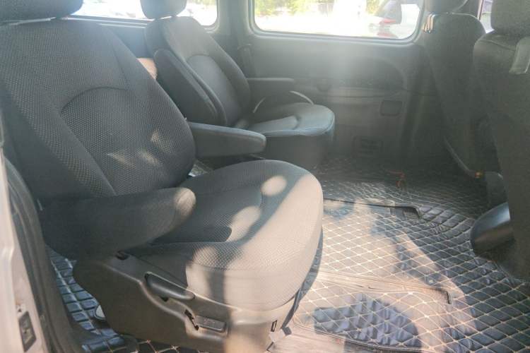Used JAC Group Refine 2015 2.0L Shuttle Gasoline Long-Wheelbase Comfort Version HFC4GA3-3D Left Rear Seat
