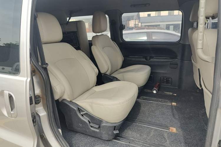 Used JAC Group Refine 2015 2.0L Shuttle Gasoline Long-Wheelbase Standard Version HFC4GA3-3D Left Rear Seat