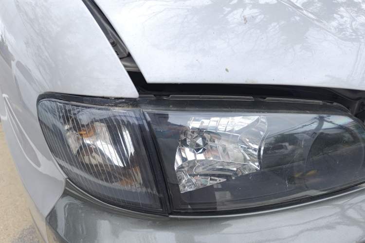 Used JAC Group Refine 2015 2.0L Shuttle Gasoline Long-Wheelbase Comfort Version HFC4GA3-3D Right Front Headlight