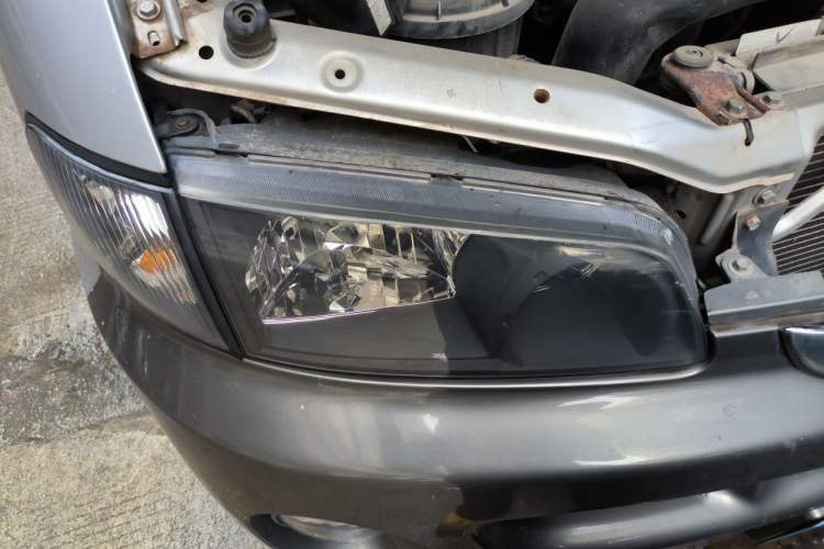 Used JAC Group Refine 2015 2.0L Shuttle Gasoline Long-Wheelbase Standard Version HFC4GA3-3D Right Front Headlight