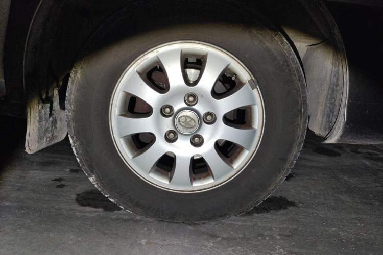 Used JAC Group Refine 2015 1.9T Shuttle Long-Wheelbase Comfort Model HFC4DB1-2C Right Front Wheel Hub