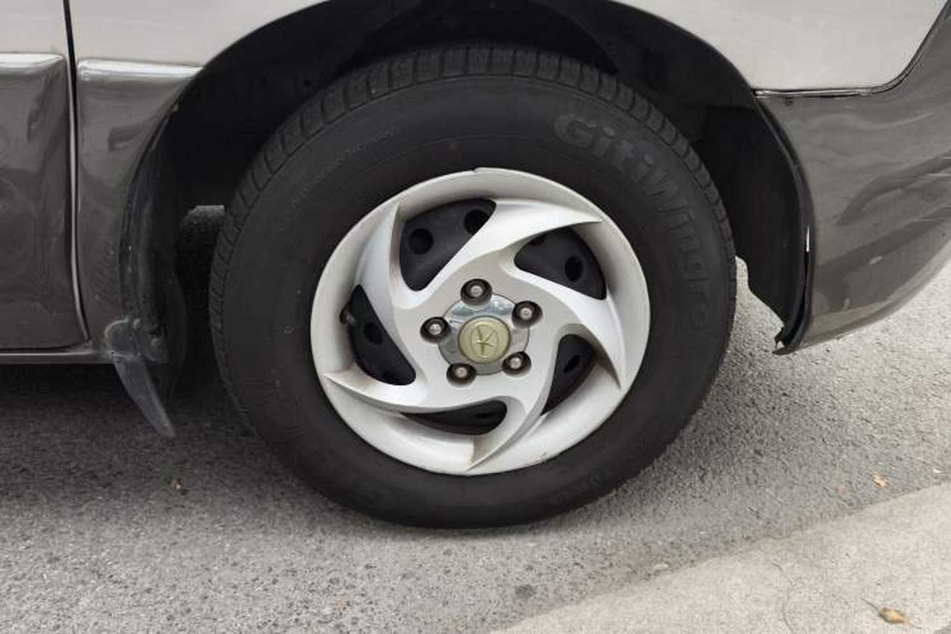 Used JAC Group Refine 2015 2.0L Shuttle Gasoline Long-Wheelbase Standard Version HFC4GA3-3D Right Front Wheel Hub
