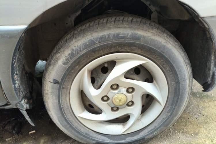 Used JAC Group Refine 2015 2.0L Shuttle Gasoline Long-Wheelbase Standard Version HFC4GA3-3D Right Front Wheel Hub