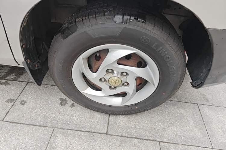 Used JAC Group Refine 2015 2.0L Shuttle Gasoline Long-Wheelbase Comfort Version HFC4GA3-3D Right Front Wheel Hub