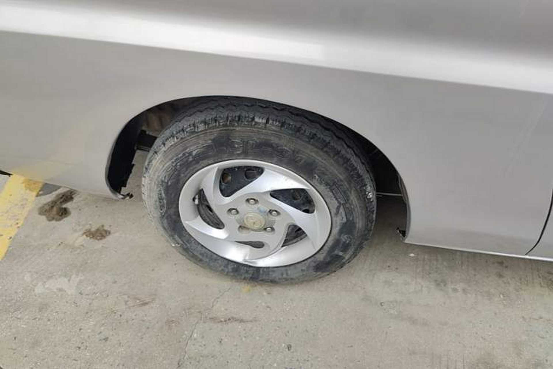 Used JAC Group Refine 2015 2.0L Shuttle Gasoline Long-Wheelbase Standard Version HFC4GA3-3D Right Rear Wheel Hub