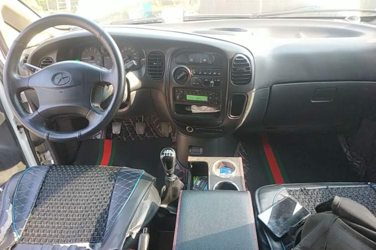Used JAC Group Refine 2015 2.0L Shuttle Gasoline Long-Wheelbase Standard Version HFC4GA3-3D Center Console