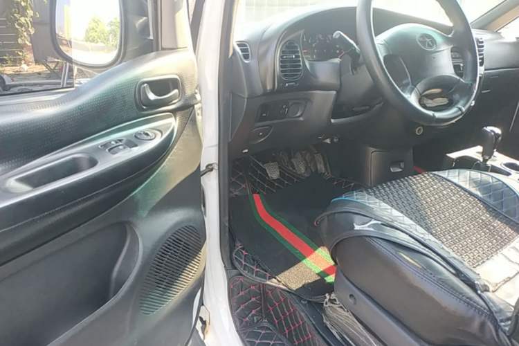 Used JAC Group Refine 2015 2.0L Shuttle Gasoline Long-Wheelbase Standard Version HFC4GA3-3D Driver Seat
