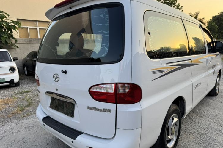 Used JAC Group Refine 2015 2.0L Shuttle Gasoline Long-Wheelbase Standard Version HFC4GA3-3D Exterior 2