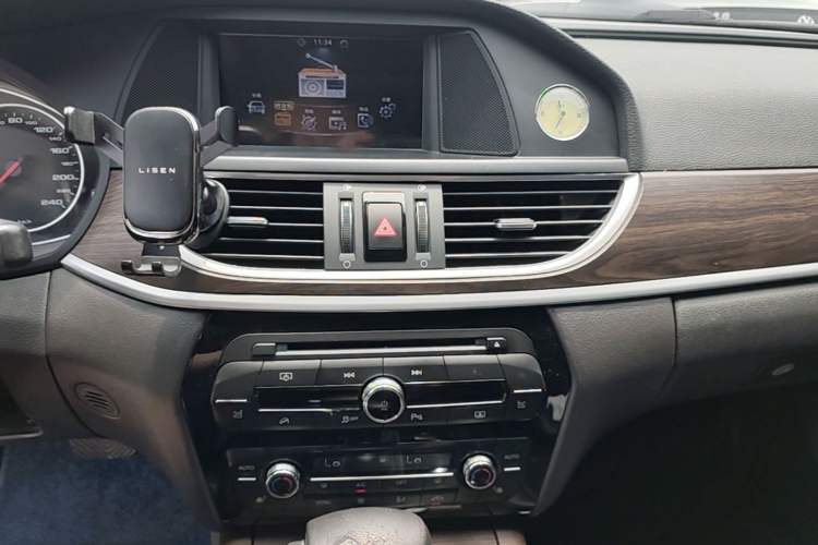 Used JAC Group Refine A60 2017 1.5 TGDI Automatic Luxury Business Model Audio And AC Panel