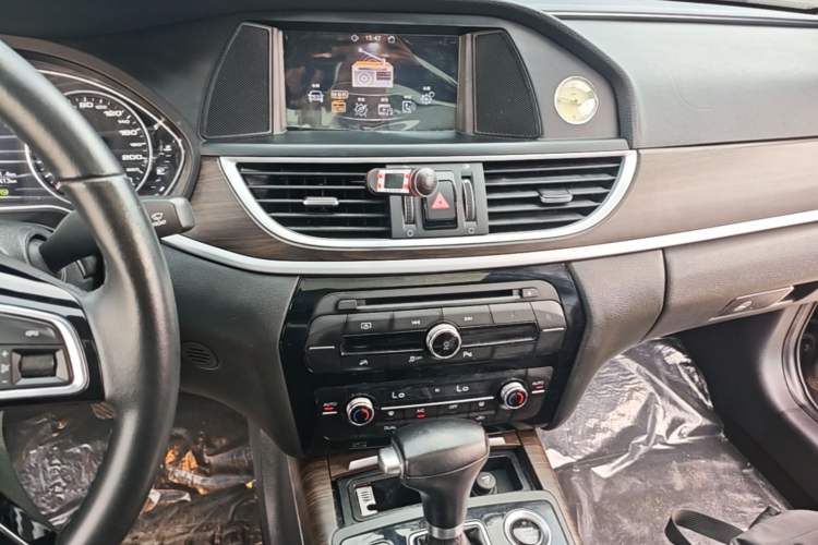Used JAC Group Refine A60 2017 1.5 TGDI Automatic Luxury Model Audio And AC Panel