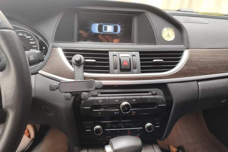 Used JAC Group Refine A60 2017 1.5 TGDI Automatic Luxury Model Audio And AC Panel