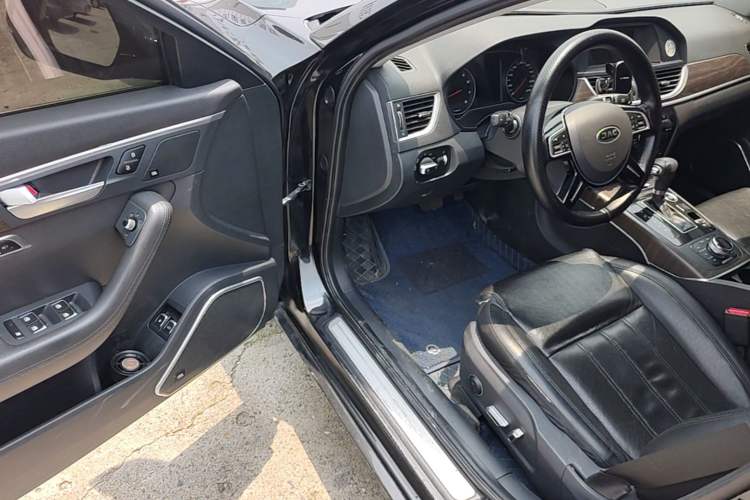 Used JAC Group Refine A60 2017 1.5 TGDI Automatic Luxury Business Model Driver Seat