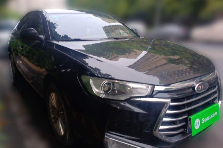 Used JAC Group Refine A60 2017 1.5 TGDI Automatic Luxury Model Exterior 2