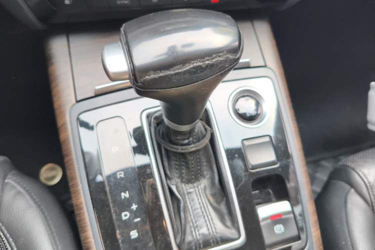 Used JAC Group Refine A60 2017 1.5 TGDI Automatic Luxury Model Gear Lever