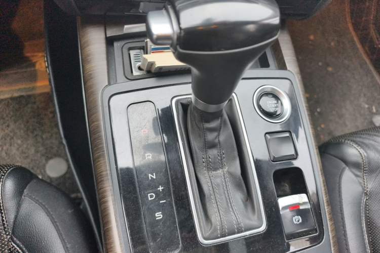 Used JAC Group Refine A60 2017 1.5 TGDI Automatic Luxury Model Gear Lever