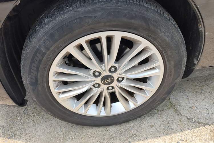 Used JAC Group Refine A60 2017 1.5 TGDI Automatic Luxury Business Model Left Front Wheel Hub