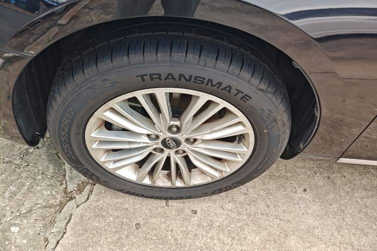 Used JAC Group Refine A60 2017 1.5 TGDI Automatic Luxury Model Left Front Wheel Hub
