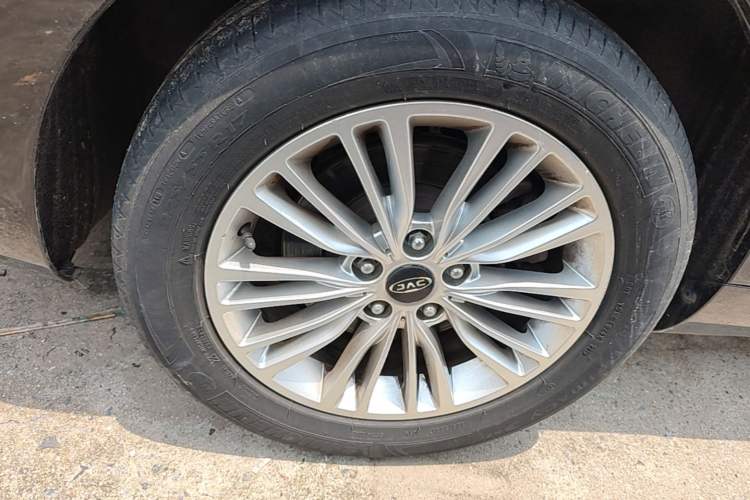 Used JAC Group Refine A60 2017 1.5 TGDI Automatic Luxury Business Model Right Rear Wheel Hub