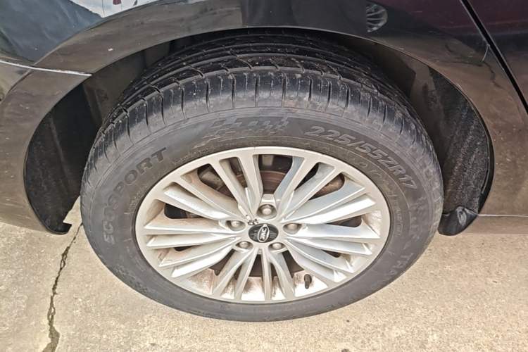 Used JAC Group Refine A60 2017 1.5 TGDI Automatic Luxury Model Right Rear Wheel Hub