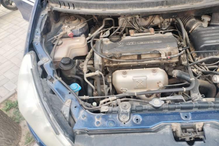 Used JAC Group Refine M2 2010 1.8L MT Comfort Model Engine Bay Right