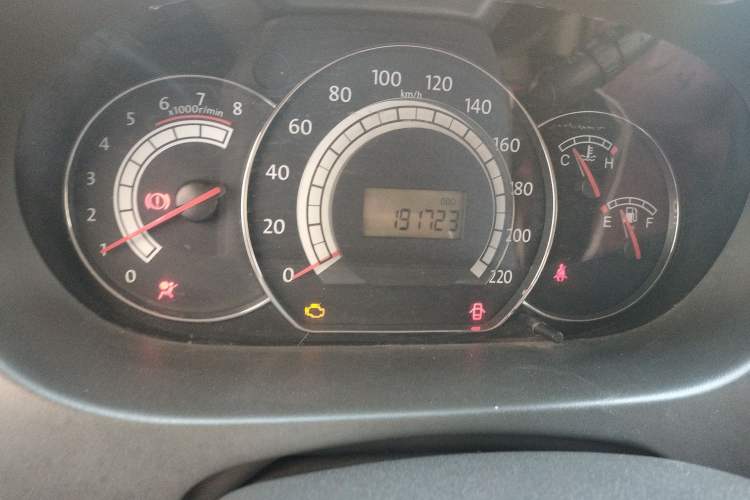 Used JAC Group Refine M2 2010 1.8L MT Comfort Model Odometer Close Up