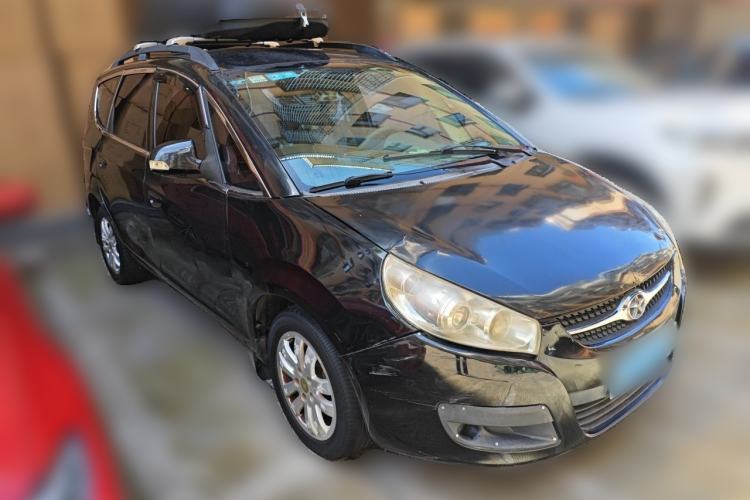 Used JAC Group Refine M2 2011 1.8L MT Comfort Model with Optional 5-Seater Configuration Front Right 45 Deg