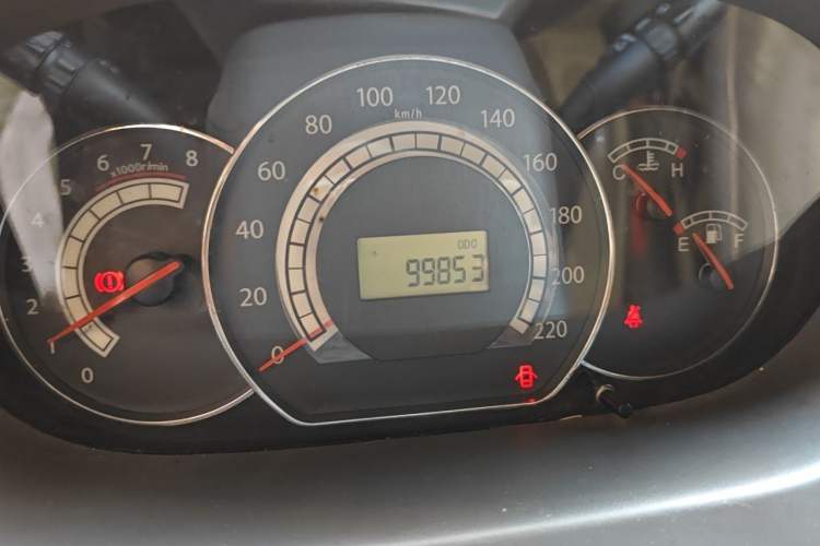 Used JAC Group Refine M2 2011 1.8L MT Comfort Model with Optional 5-Seater Configuration Instrument Cluster