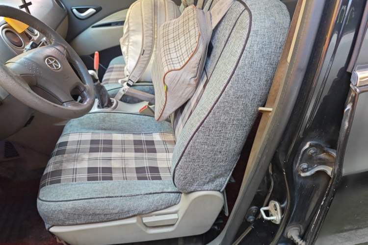Used JAC Group Refine M2 2011 1.8L MT Comfort Model with Optional 5-Seater Configuration Left Front Seat