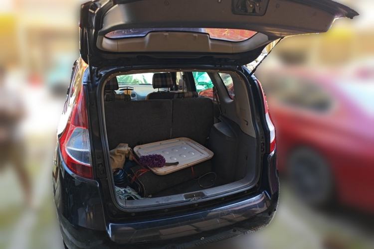 Used JAC Group Refine M2 2011 1.8L MT Comfort Model with Optional 5-Seater Configuration Trunk