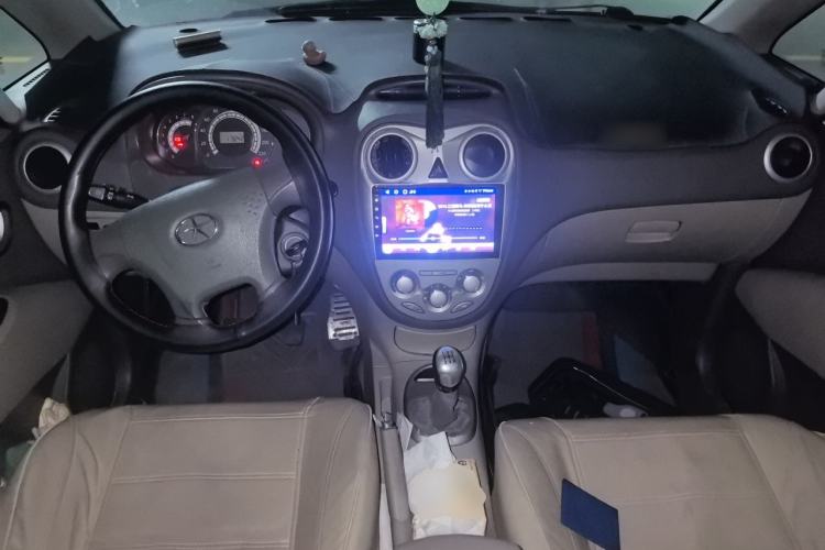 Used JAC Group Refine M2 2012 1.5L MT IKEA Comfort Edition Center Console
