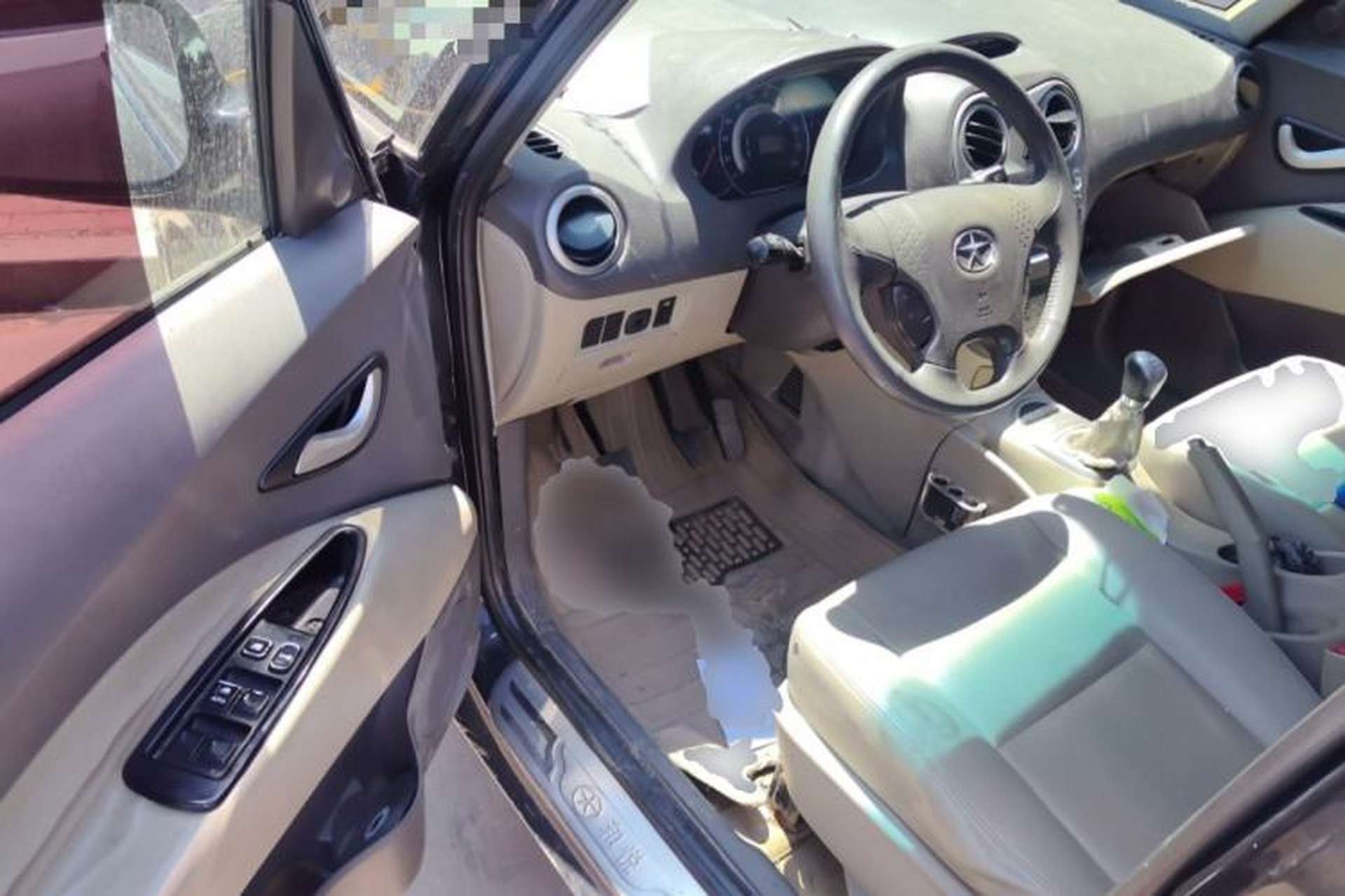 Used JAC Group Refine M2 2012 1.8L MT Business Luxury 7-Seater Driver Seat