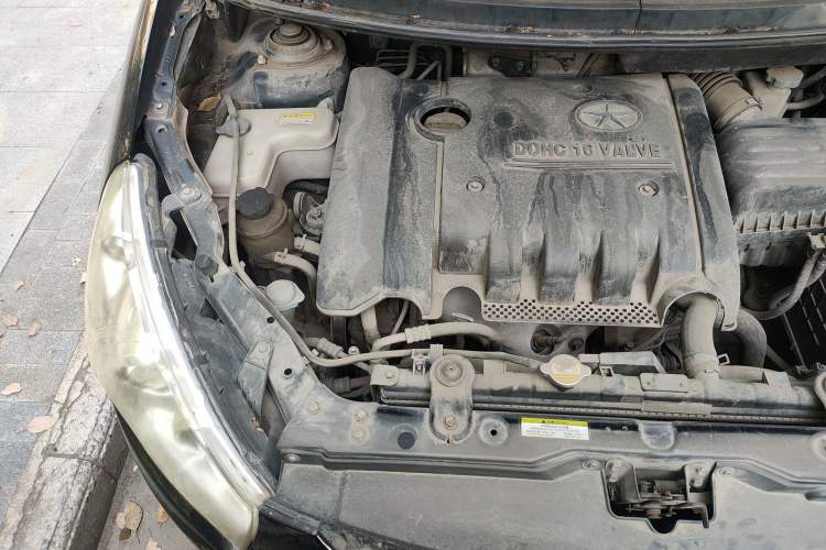 Used JAC Group Refine M2 2012 1.8L MT Business Luxury 5-Seater Engine Bay Right