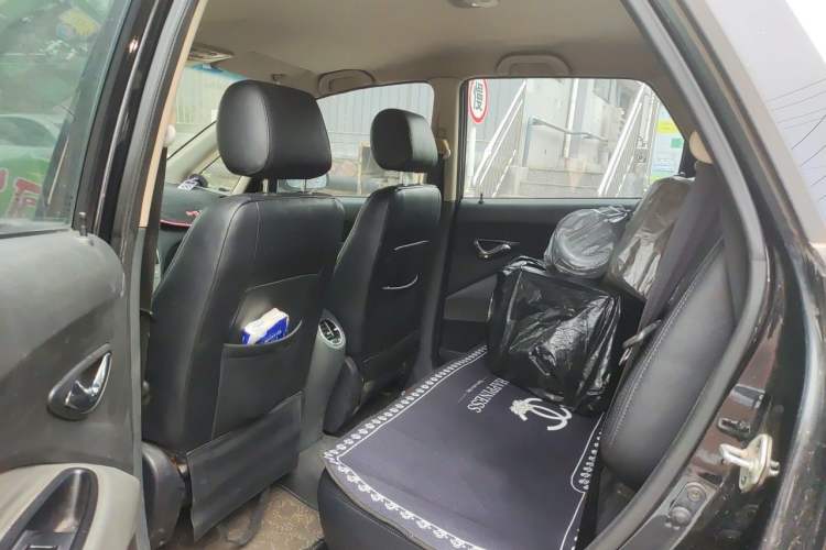 Used JAC Group Refine M2 2012 1.8L MT Business Luxury 5-Seater Left Rear Seat