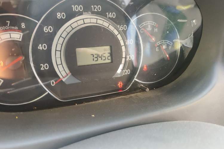 Used JAC Group Refine M2 2012 1.8L MT Business Luxury 5-Seater Odometer Close Up