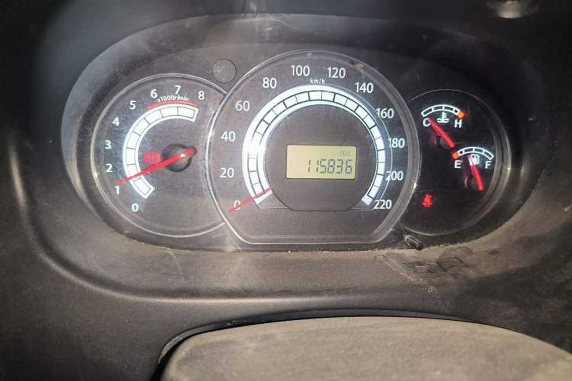 Used JAC Group Refine M2 2012 1.8L MT Business Luxury 5-Seater Odometer Close Up