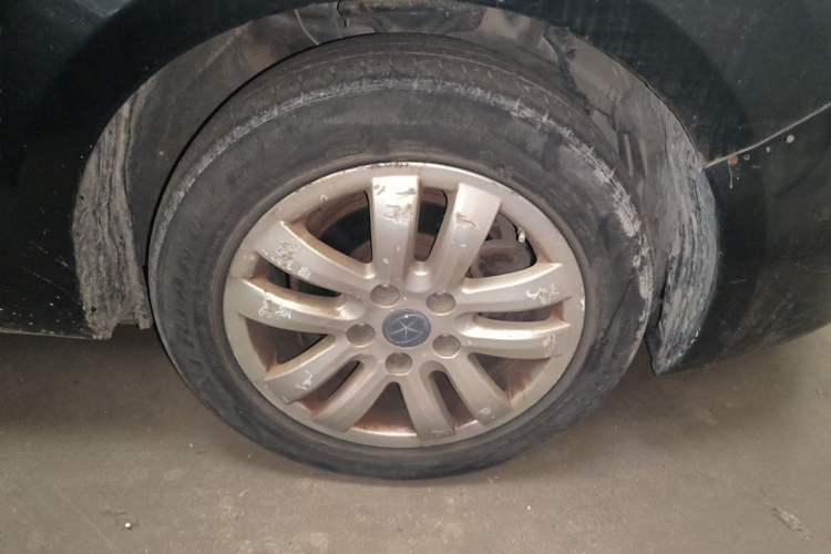 Used JAC Group Refine M2 2012 1.8L MT Business Luxury 5-Seater Right Front Wheel Hub