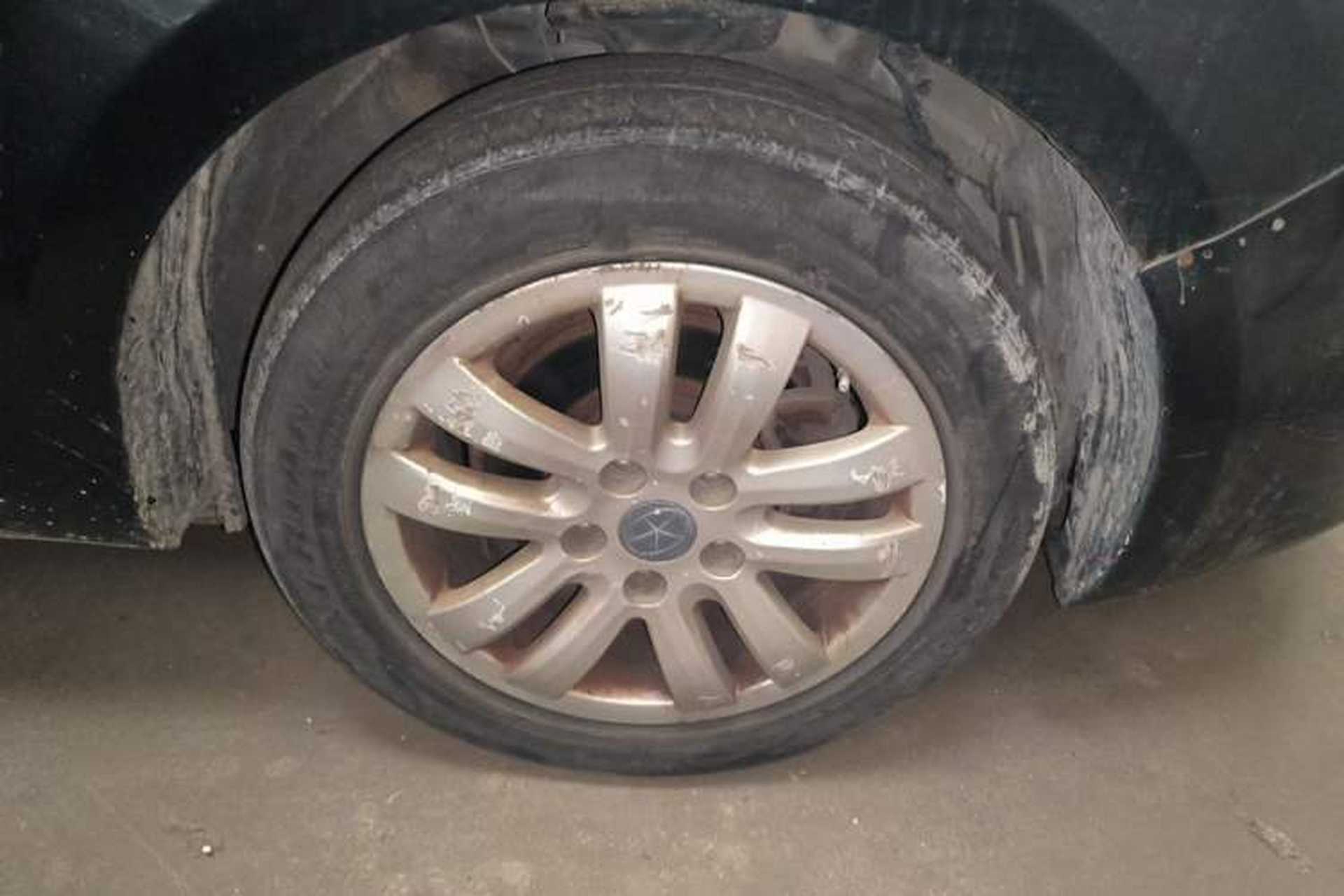 Used JAC Group Refine M2 2012 1.8L MT Business Luxury 5-Seater Right Front Wheel Hub