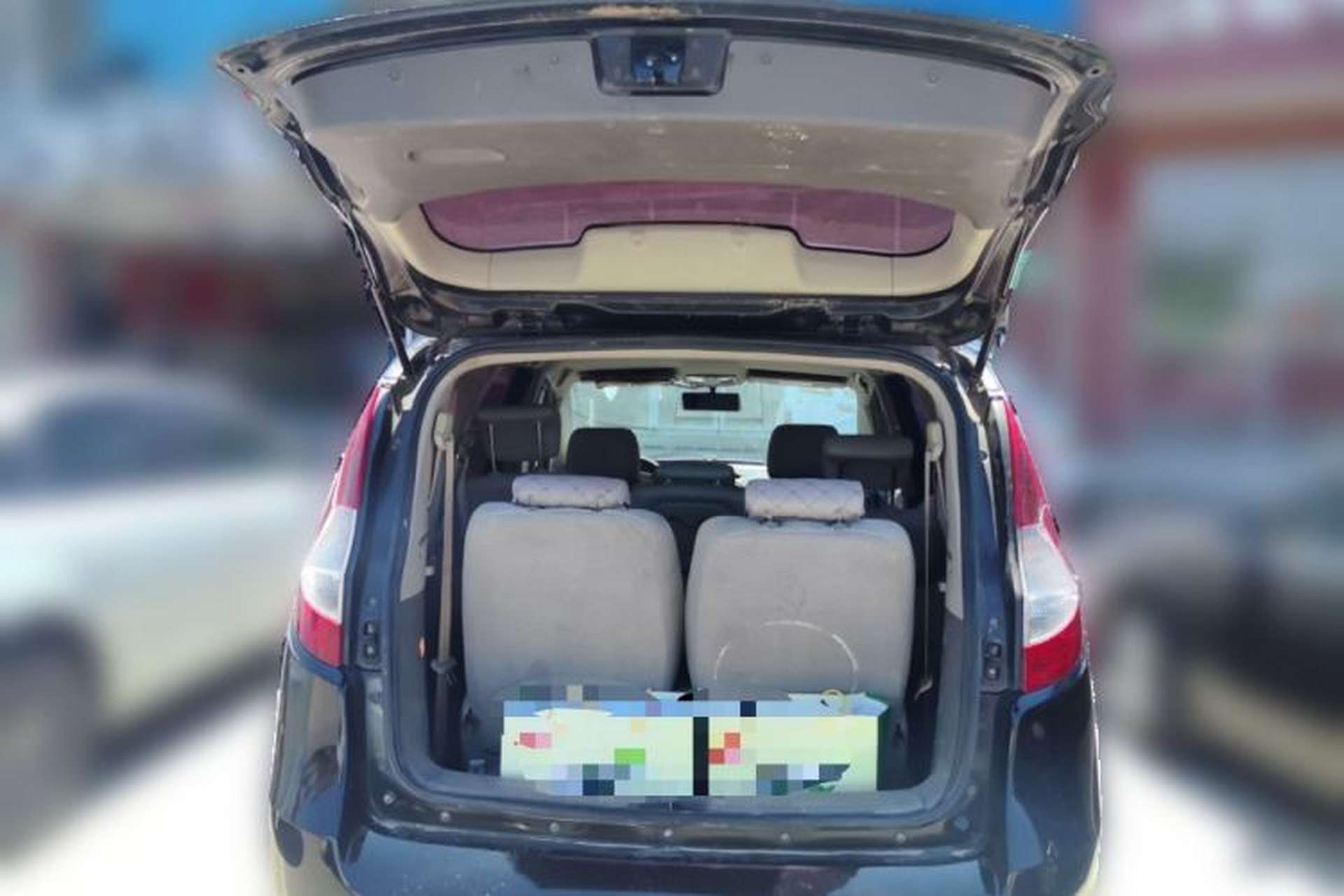 Used JAC Group Refine M2 2012 1.8L MT Business Luxury 7-Seater Trunk