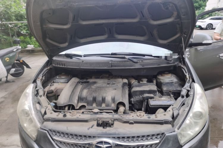 Used JAC Group Refine M2 2012 1.8L MT Business Elite Edition 5-Seater Engine Bay