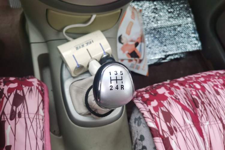 Used JAC Group Refine M2 2012 1.8L MT Business Elite Edition 5-Seater Gear Lever
