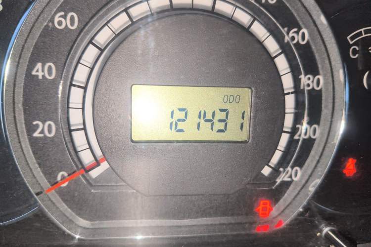 Used JAC Group Refine M2 2012 1.8L MT Business & Comfort Version 7 Seats Odometer Close Up