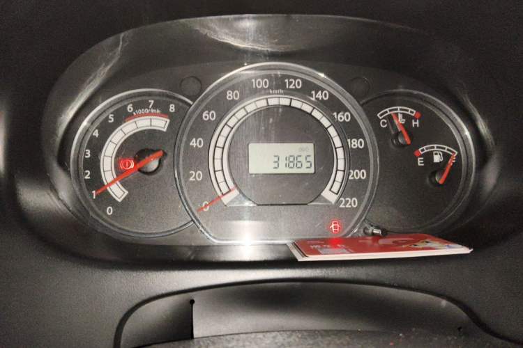 Used JAC Group Refine M2 2012 1.8L MT Business Luxury 5-Seater Odometer Close Up