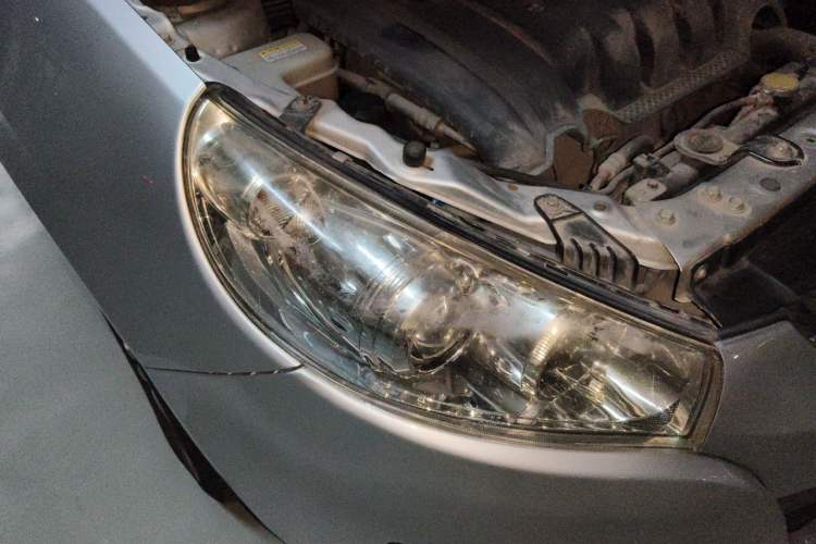 Used JAC Group Refine M2 2012 1.8L MT Business Luxury 5-Seater Right Front Headlight