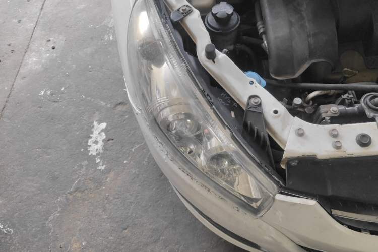 Used JAC Group Refine M2 2012 1.8L MT Business Luxury 5-Seater Right Front Headlight