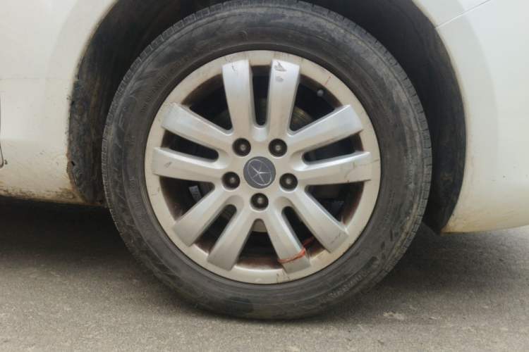 Used JAC Group Refine M2 2012 1.5L MT IKEA Luxury Edition Right Front Wheel Hub