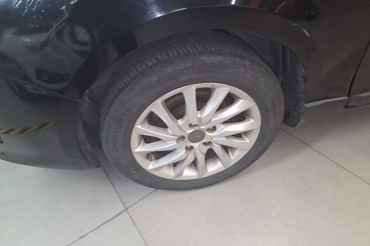 Used JAC Group Refine M2 2013 1.8L Manual Luxury Smart Model 5 Seats Left Front Wheel Hub