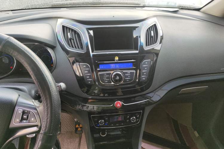 Used JAC Group Refine M2 2013 1.5L Manual Luxury 5-Seater Audio And AC Panel