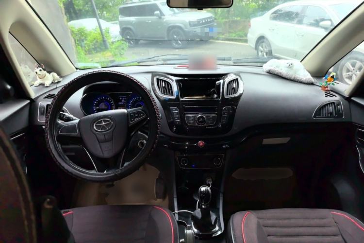 Used JAC Group Refine M2 2013 1.5L Manual Comfort Model 5 Seats Center Console